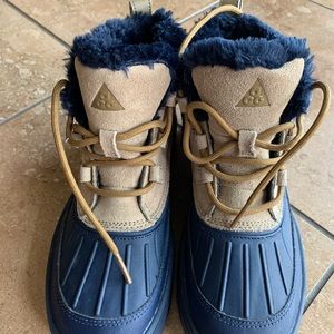 Nike ACG rain boots size 4.5 Youth
